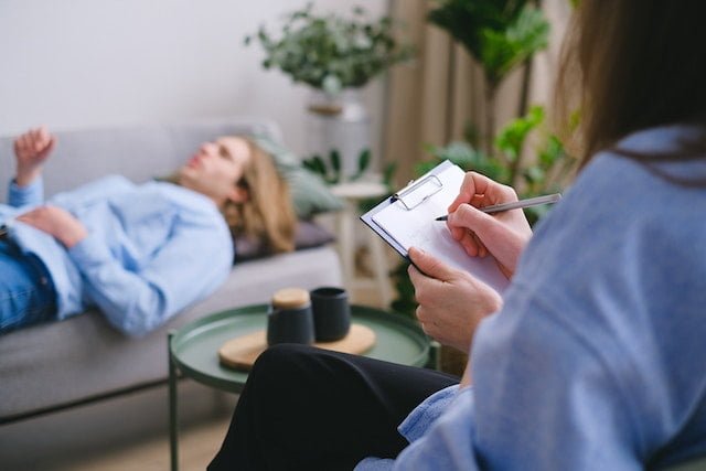 How to Find the Right Therapist for Your Mental Health and Emotional Well-Being How to Find the Right Therapist for Your Mental Health and Emotional Well-Being